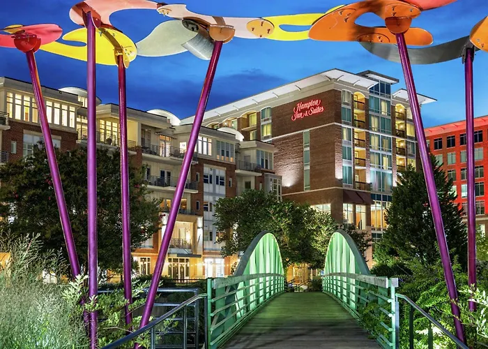 Family resorts Hampton Inn & Suites Greenville-Downtown-Riverplace